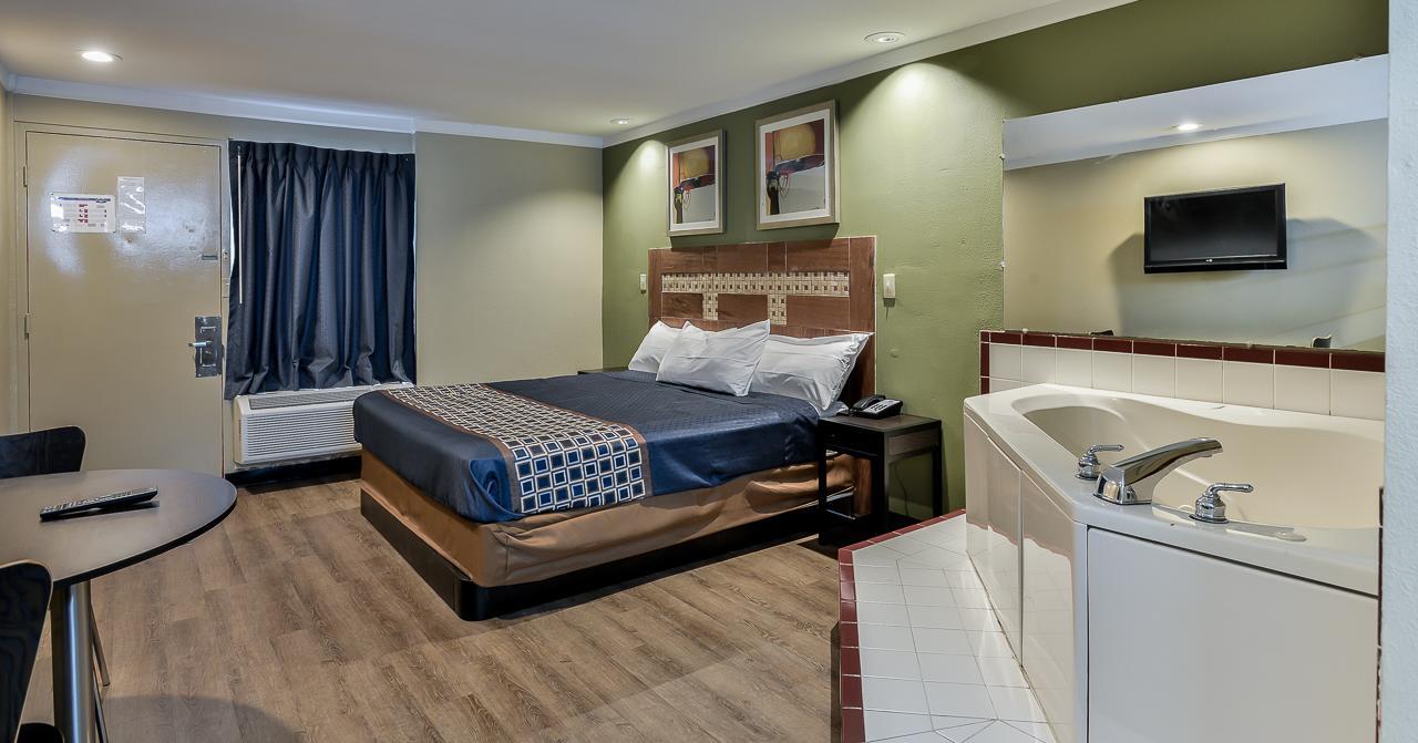 Budgetel And Motel *